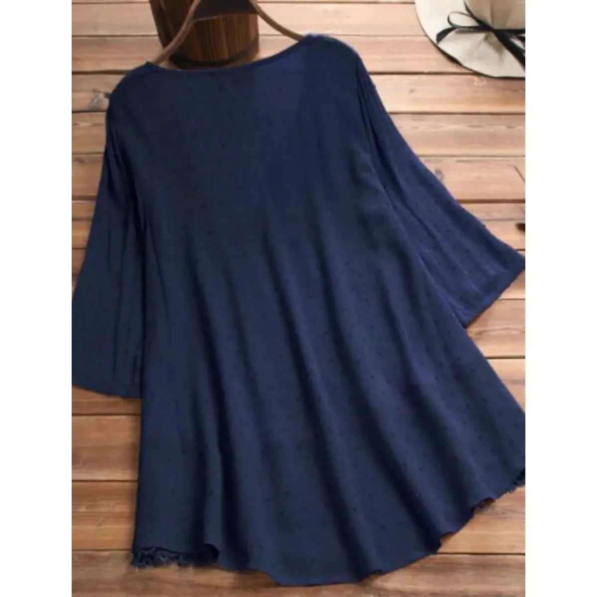 Haut en dentelle femme col V, quatre coloris, du S au 5XL