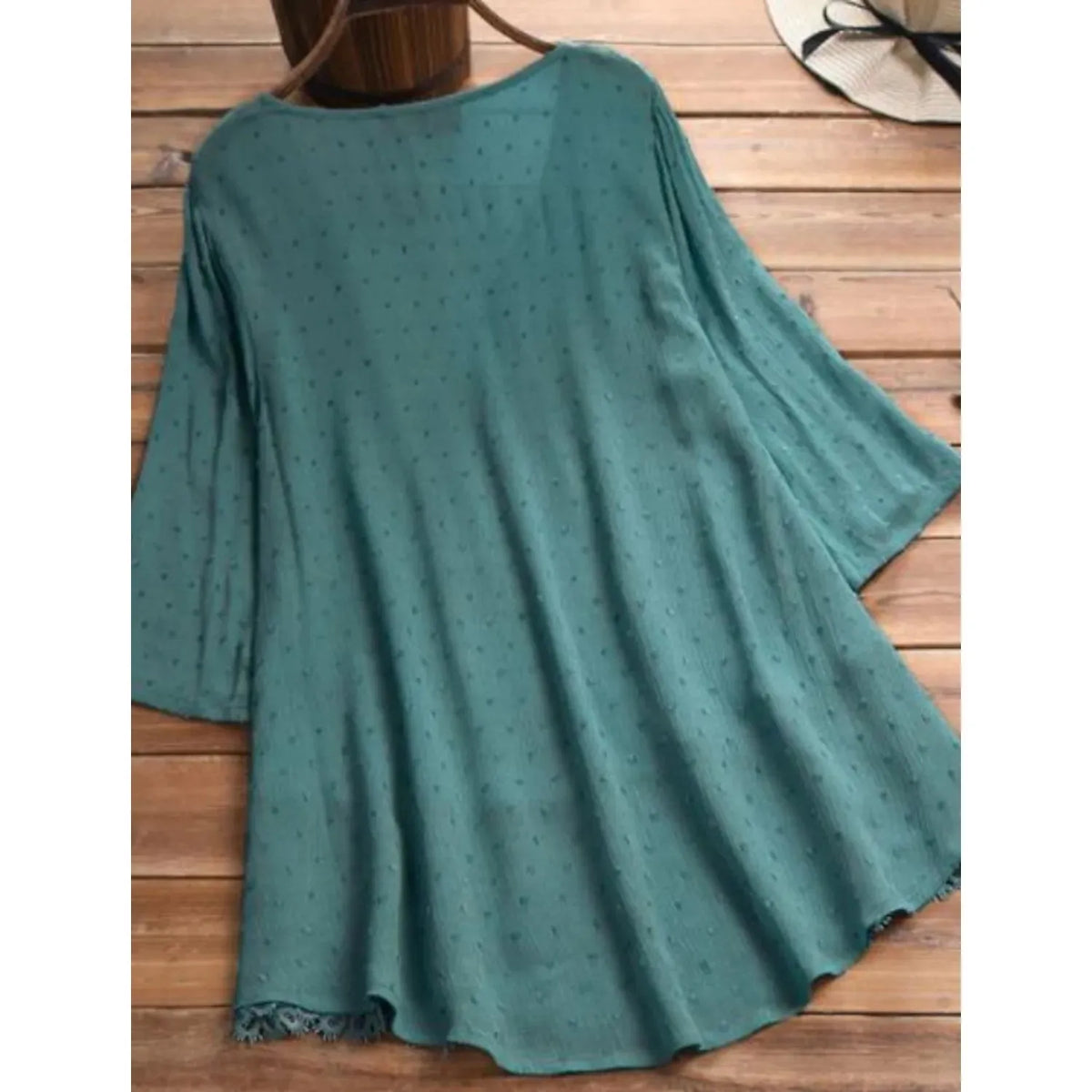 Haut en dentelle femme col V, quatre coloris, du S au 5XL
