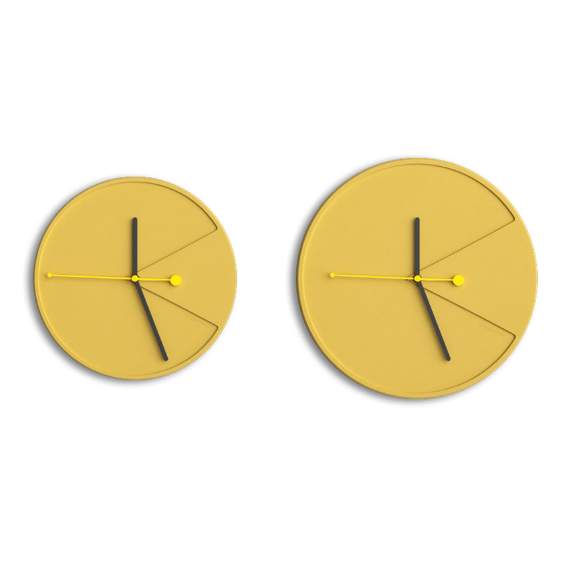 Horloge murale en relief, coloris jaune, 30 ou 36 cm