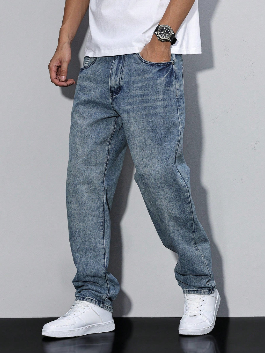 Jean droit homme coupe ample, taille naturelle, quatre teintes
