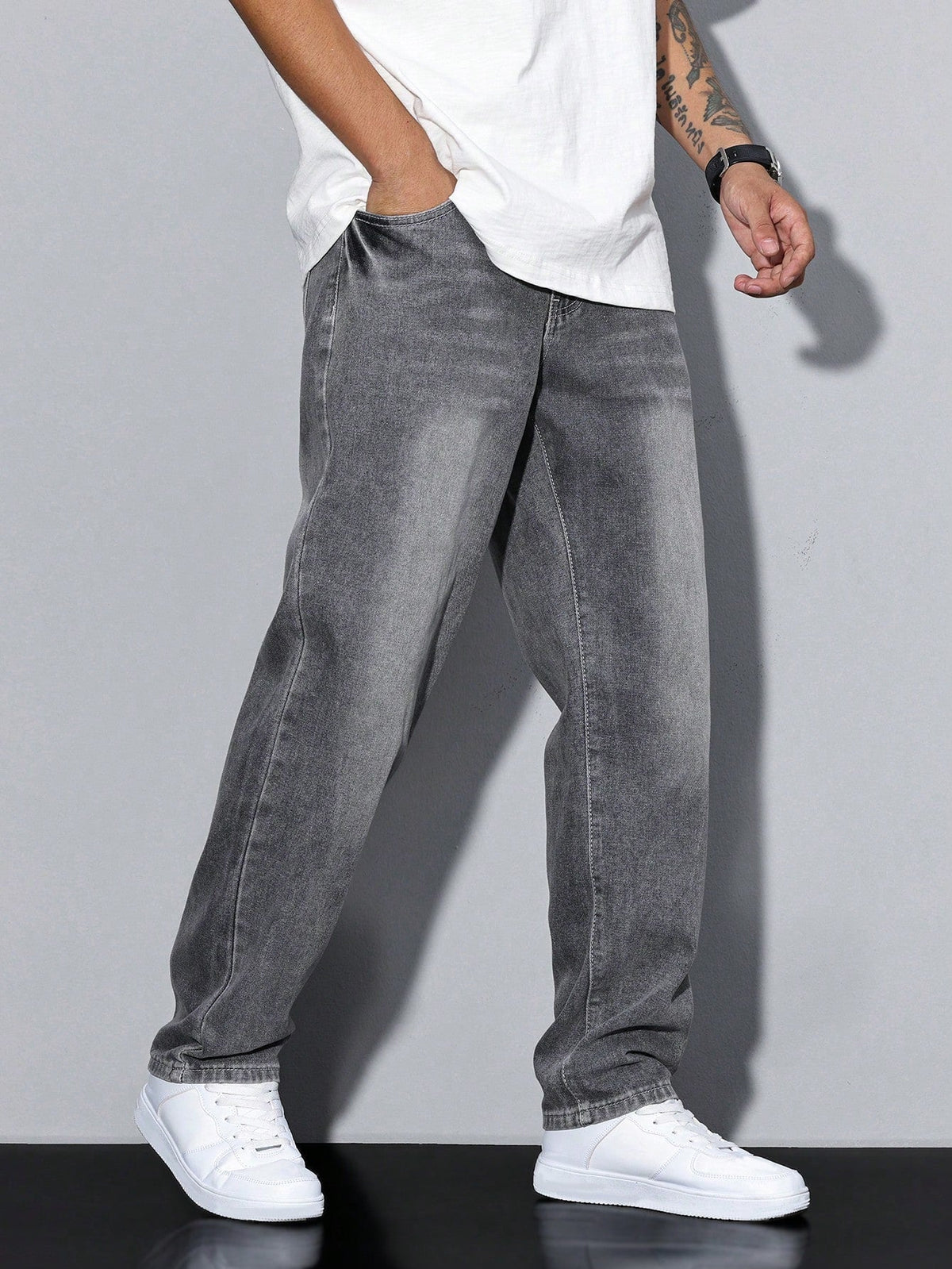 Jean droit homme coupe ample, taille naturelle, quatre teintes