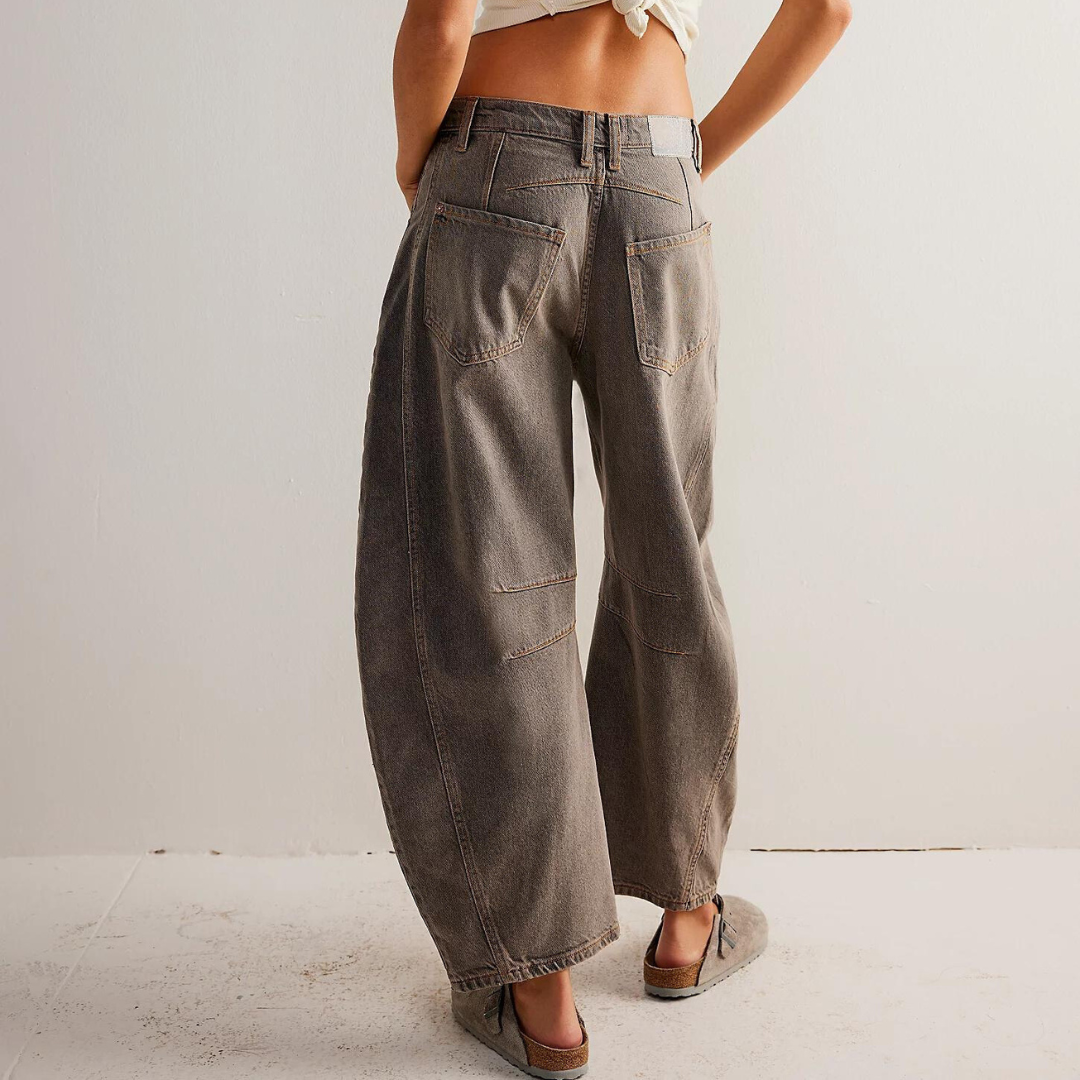 Jean droit femme taille mi-haute, coutures apparentes