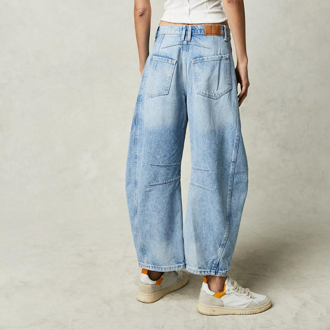 Jean droit femme taille mi-haute, coutures apparentes