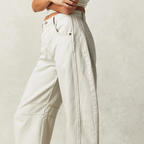 Jean droit femme taille mi-haute, coutures apparentes