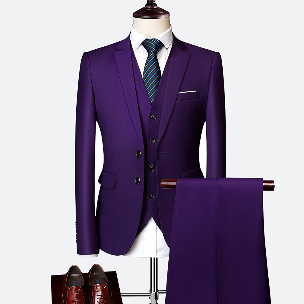 Costume 3 pièces homme, veste, gilet et pantalon, coupe ajustée, violet