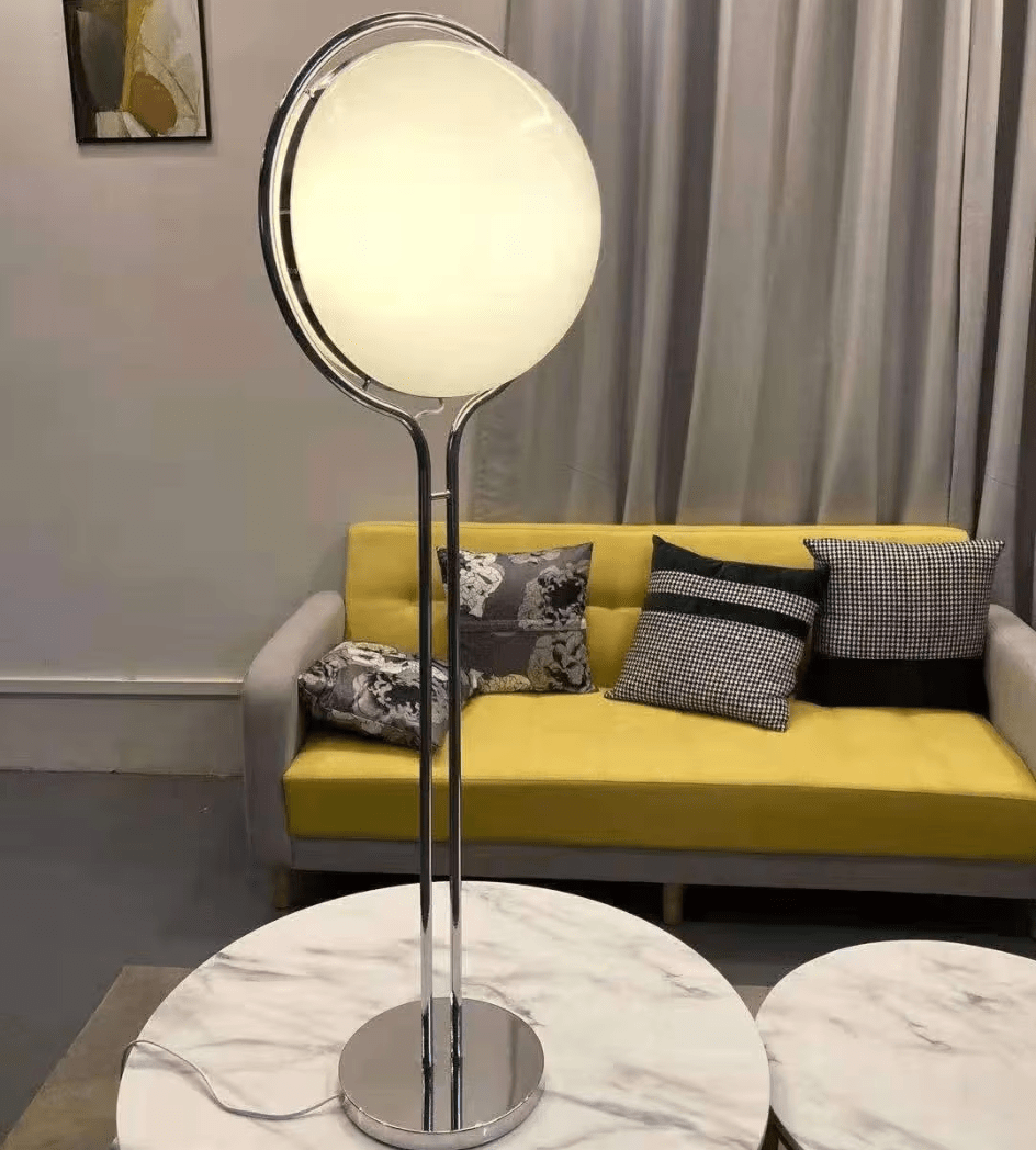 Lampadaire à boules blanches, acier brossé, une ou deux sphères