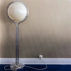 Lampadaire à boules blanches, acier brossé, une ou deux sphères