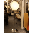 Lampadaire à boules blanches, acier brossé, une ou deux sphères