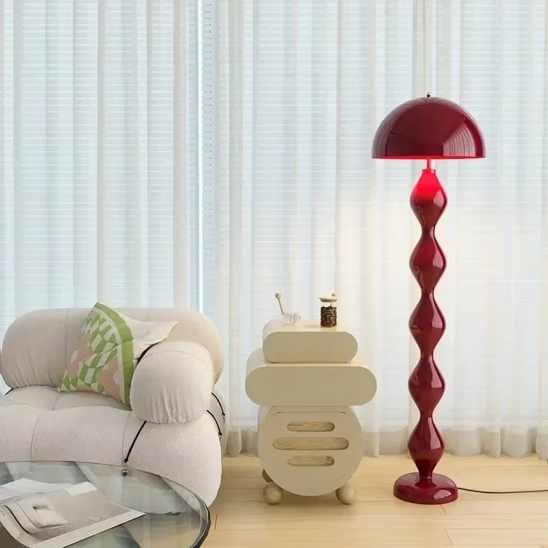 Lampadaire en métal style scandinave, 150 cm, cinq coloris, rouge