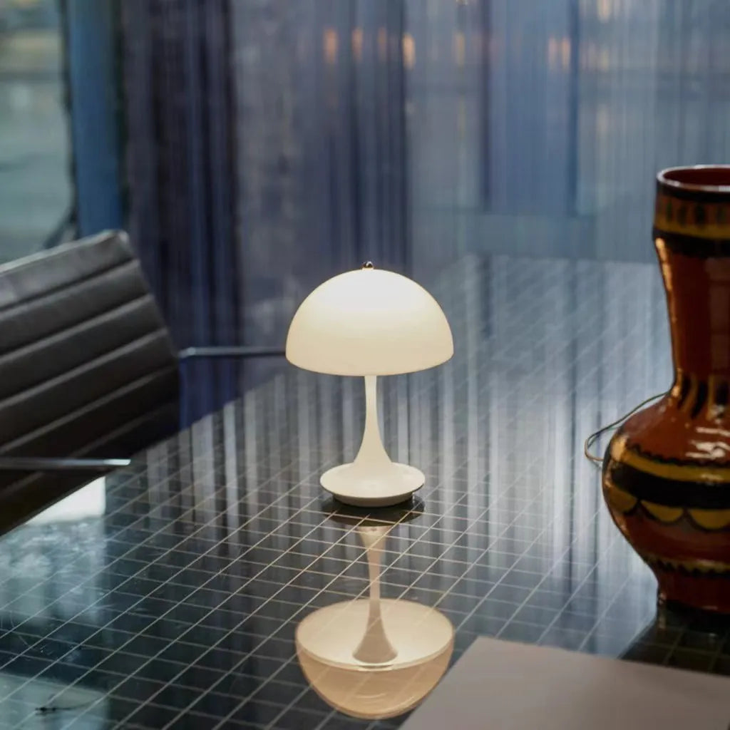 Lampe de table LED rechargeable en métal et verre, intensité réglable
