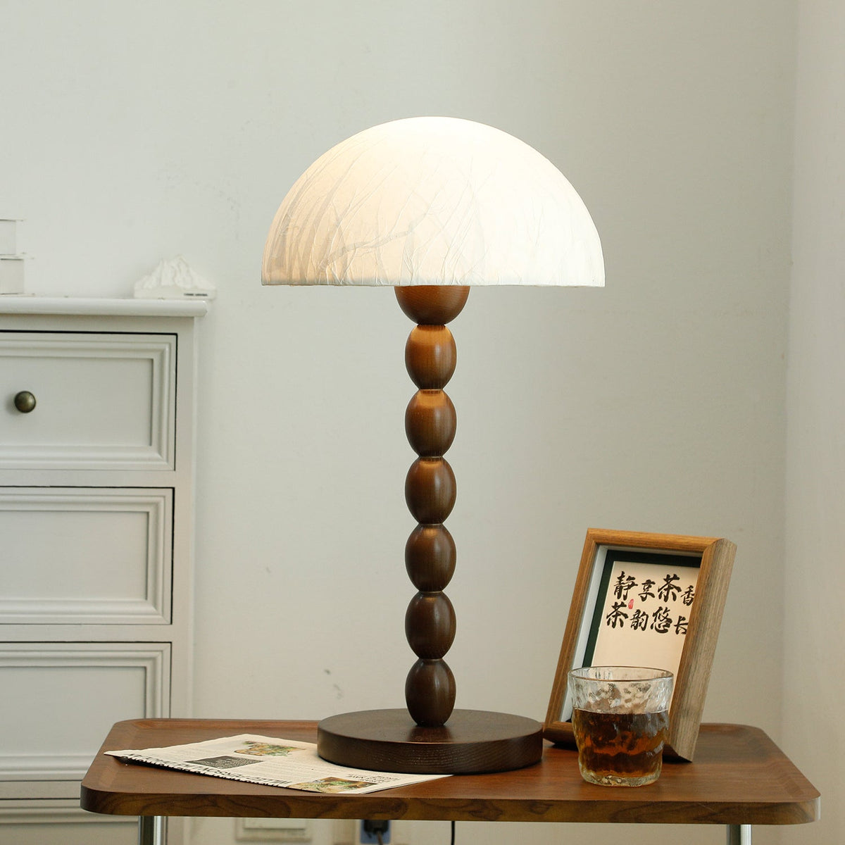 Lampe à poser abat-jour en papier de riz, pied bois et métal