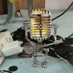 Lampe de table robot guitariste, intensité réglable