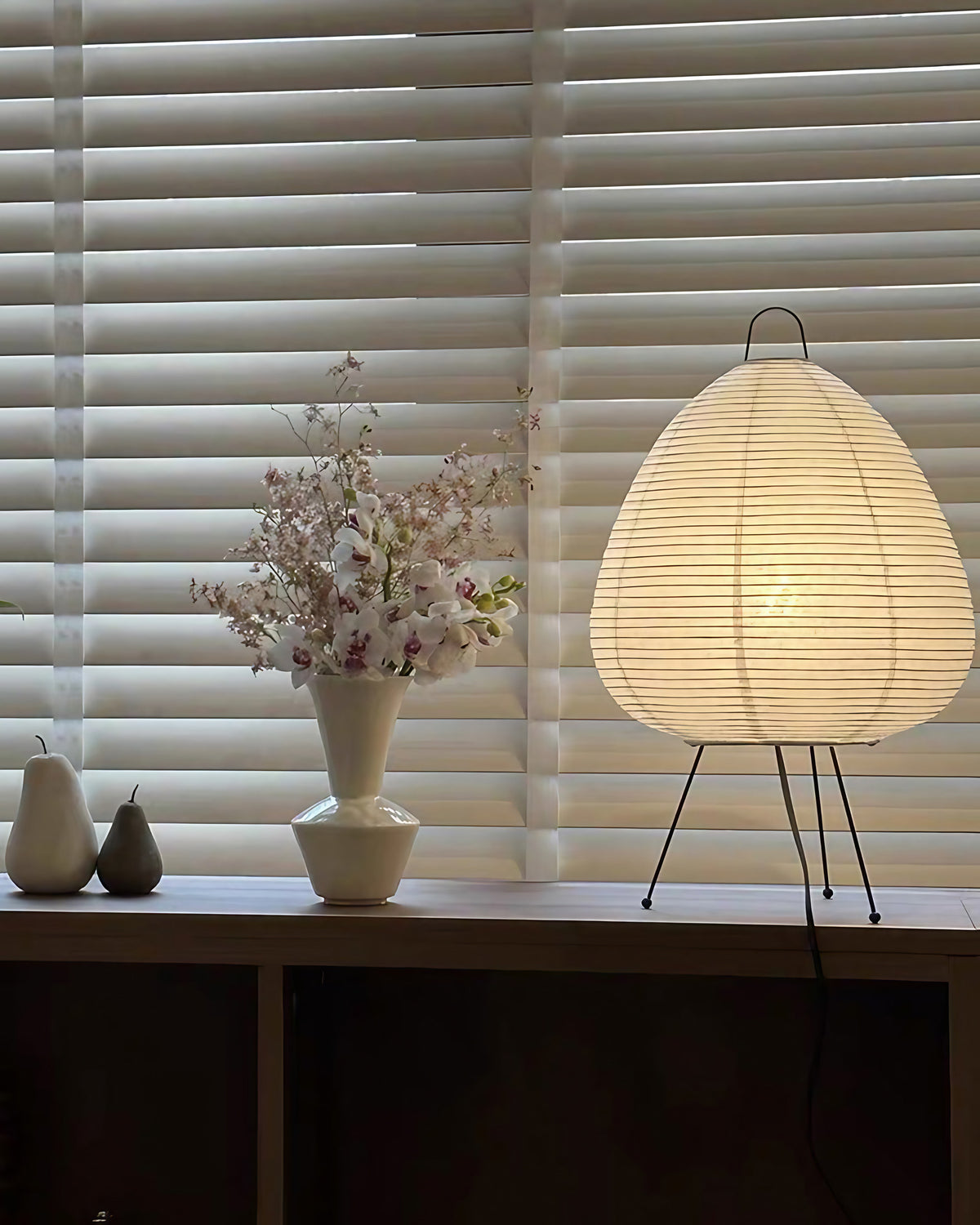 Lampe lanterne en papier de riz sur trépied en métal, 43 cm