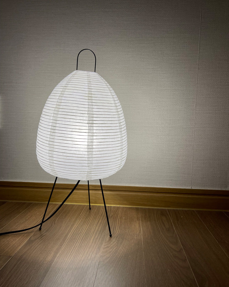 Lampe lanterne en papier de riz sur trépied en métal, 43 cm