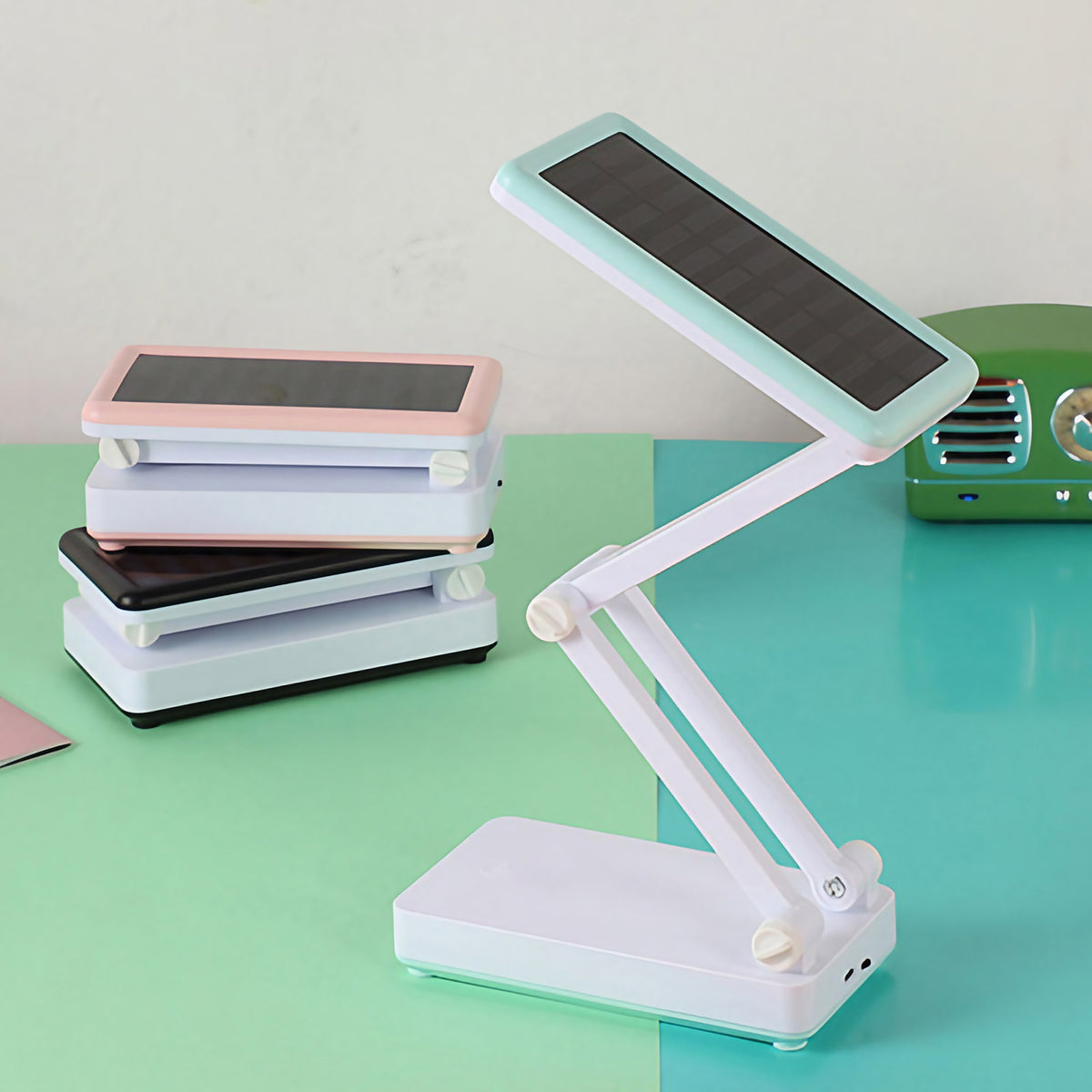 Lampe solaire LED pliable pour l'extérieur et le camping, vert