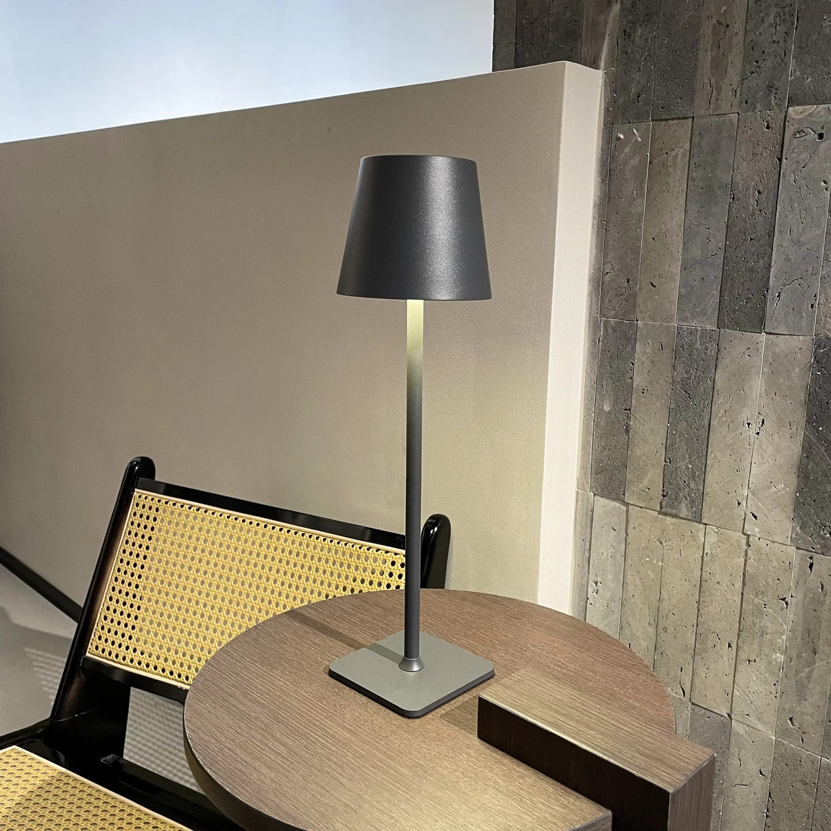 Lampe de table sans fil rechargeable en métal, style scandinave, noir