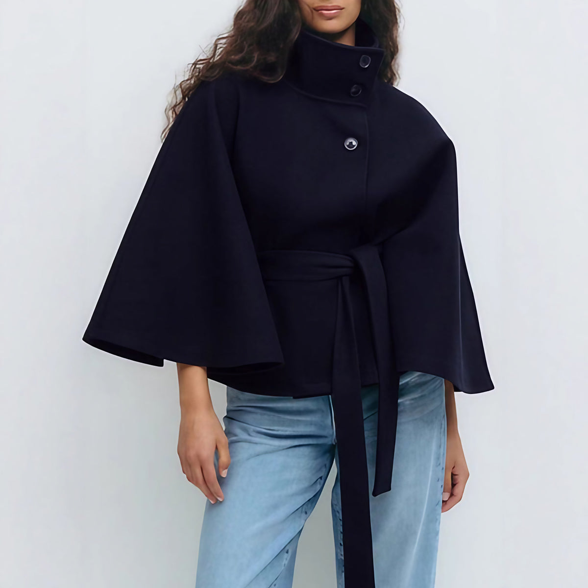 Manteau cape femme à col montant et ceinture réglable, bleu marine