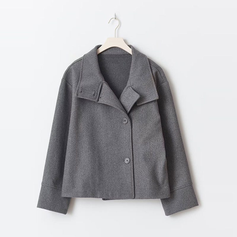 Manteau court femme à double boutonnage, coupe structurée