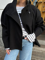 Manteau court femme à double boutonnage, coupe structurée, noir