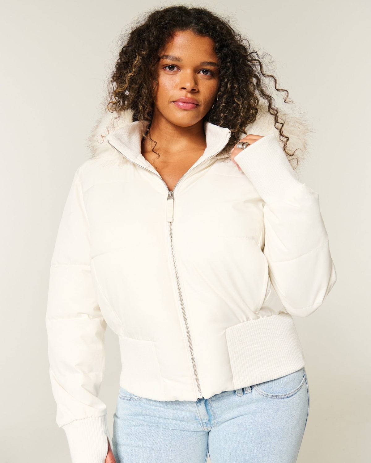 Manteau d'hiver femme court, capuche et col fourrure amovibles