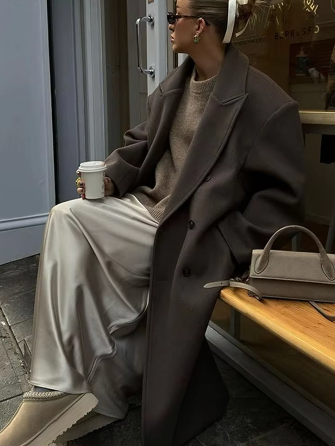 Manteau long femme marron à grand col, poches profondes