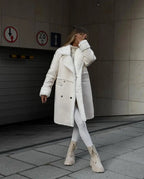 Manteau long femme à col haut et grandes poches, gris ou kaki