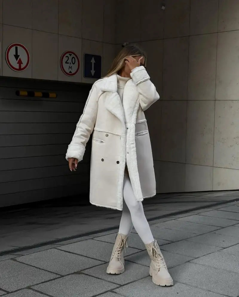 Manteau long femme à col haut et grandes poches, gris ou kaki