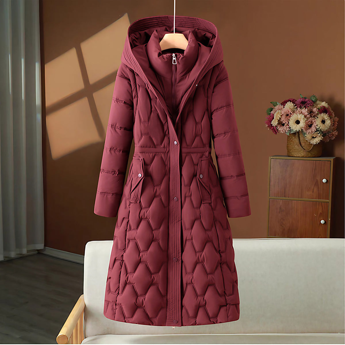 Manteau long matelassé femme à capuche et col montant, rouge vin