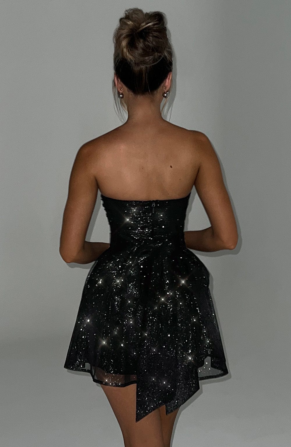Mini robe à paillettes bustier, coupe évasée, quatre coloris