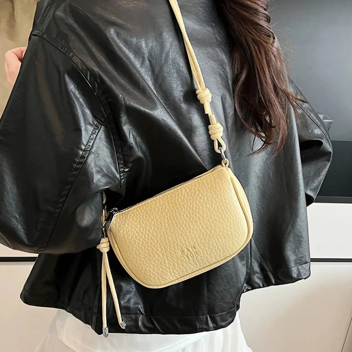 Mini sac à main femme en similicuir grainé, anse à nœud