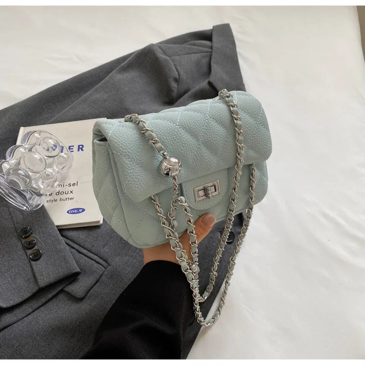 Mini sac matelassé femme à anse en maillons, 16 x 12 cm, bleu