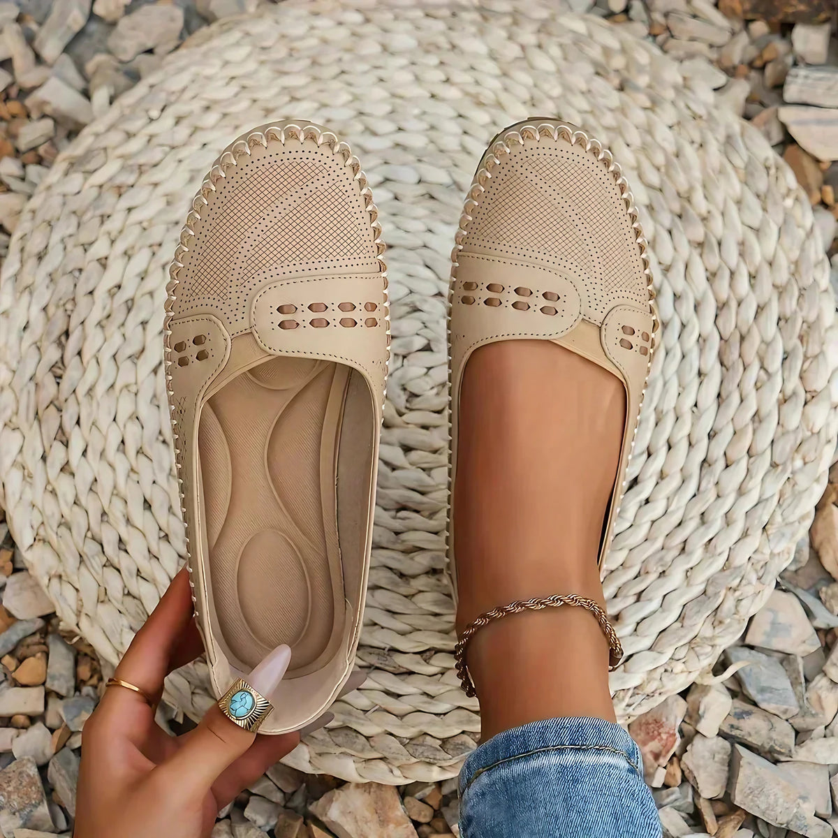 Mocassins femme chaussant large, tige ventilée, du 35 au 41, beige