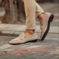 Mocassins homme à mors doré, bout arrondi, beige ou noir, beige