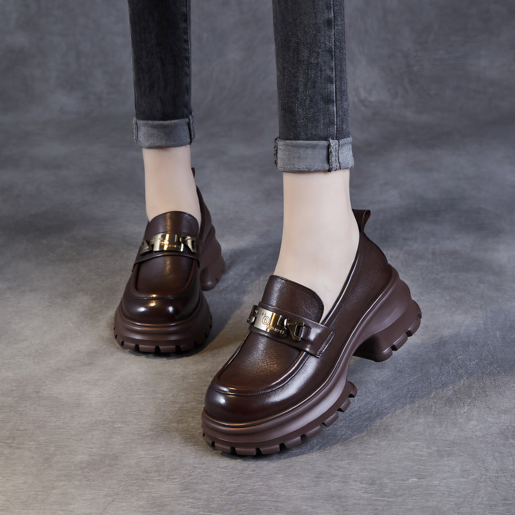 Mocassins femme à plateforme et chaîne métallique, noir ou marron