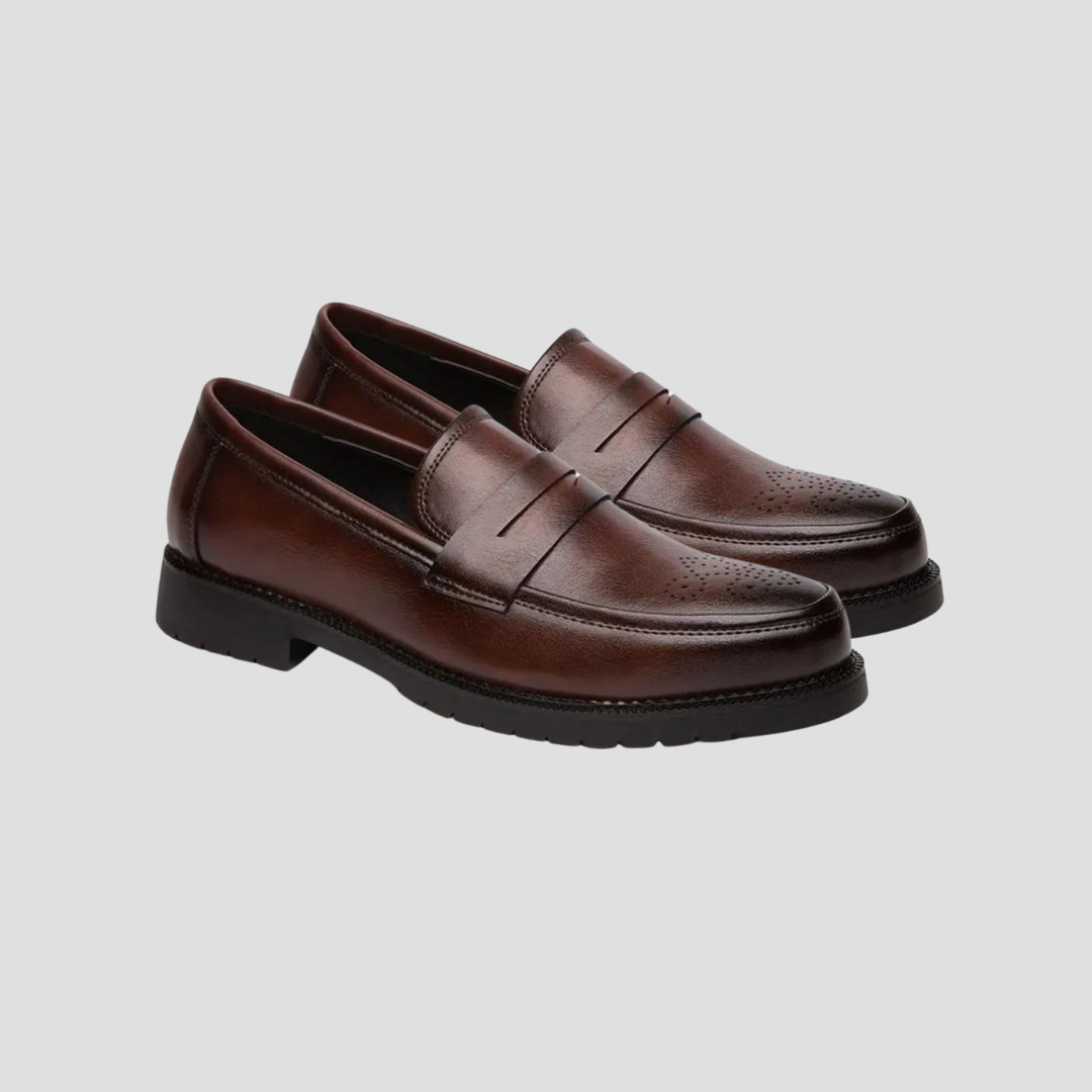 Mocassins homme perforés, semelle renforcée, marron foncé