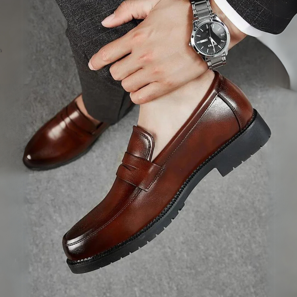 Mocassins homme perforés, semelle renforcée, marron foncé