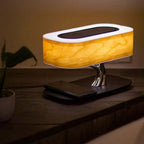 Lampe arbre en bois avec enceinte Bluetooth et chargeur sans fil