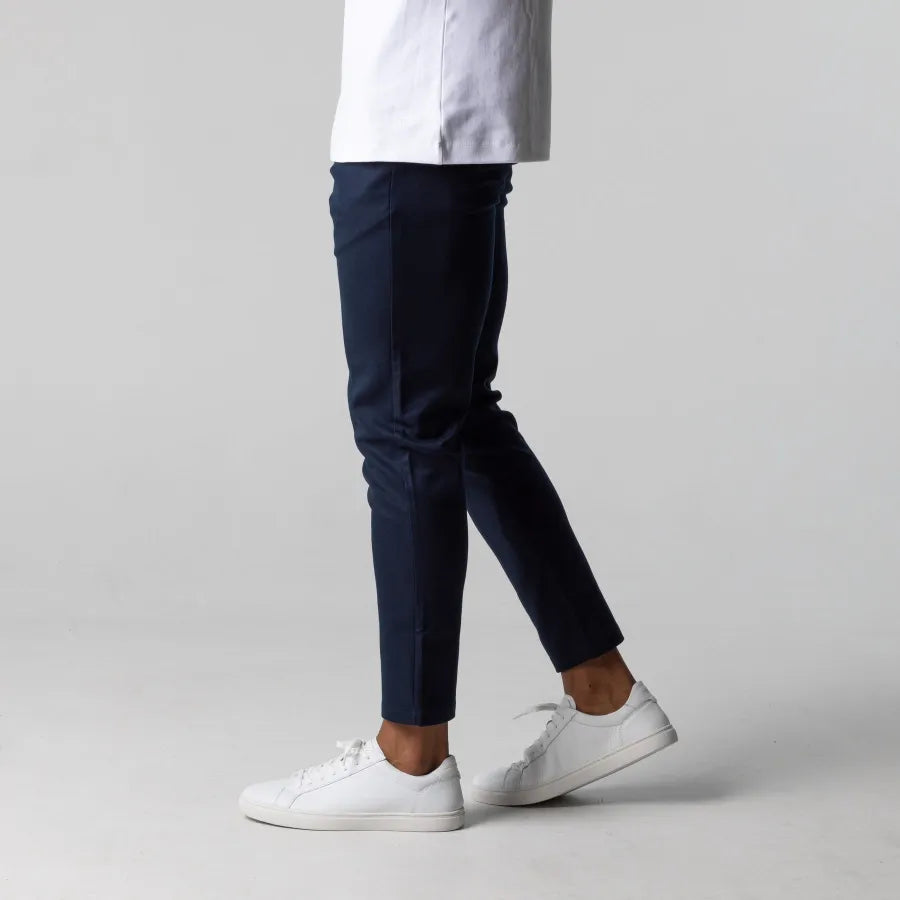 Pantalon court homme coupe slim, gris ou bleu marine