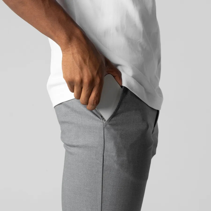 Pantalon court homme coupe slim, gris ou bleu marine