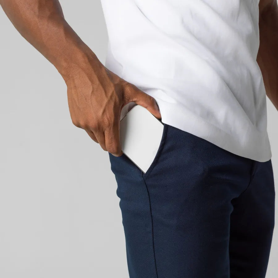 Pantalon court homme coupe slim, gris ou bleu marine