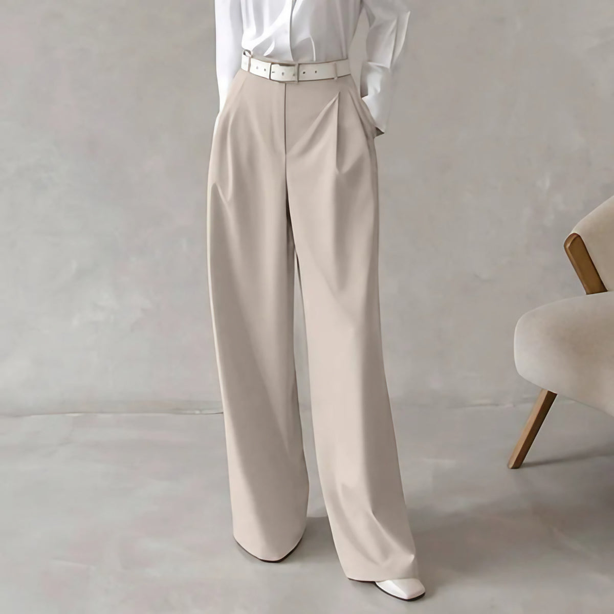 Pantalon tailleur femme taille haute, jambe large, à pinces, beige