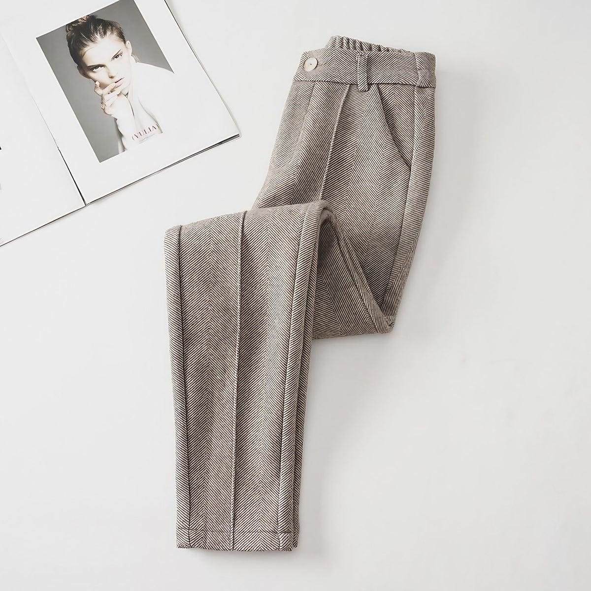 Pantalon fuselé femme taille haute à plis, quatre coloris, kaki