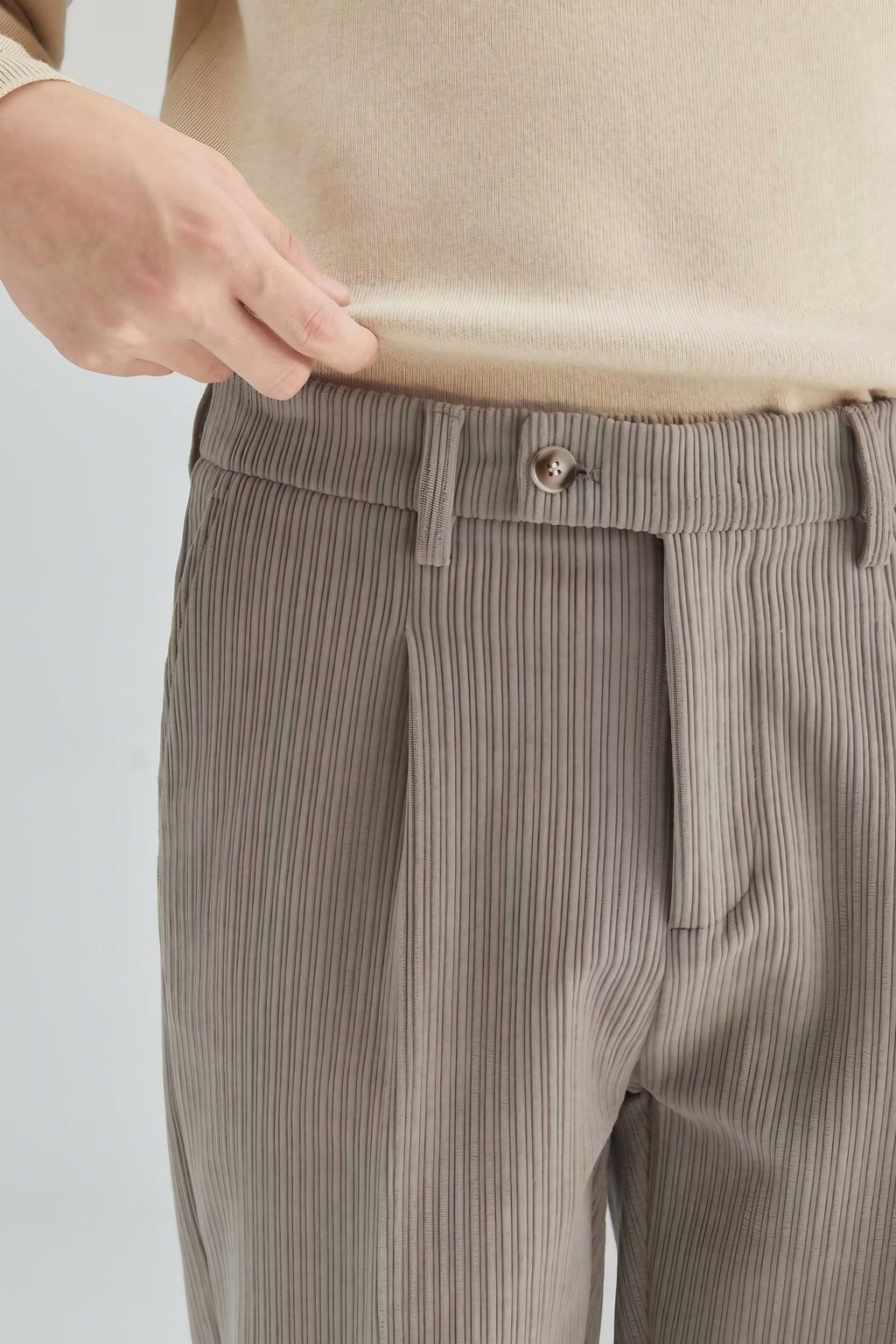 Pantalon homme coupe droite en tissu texturé, trois coloris