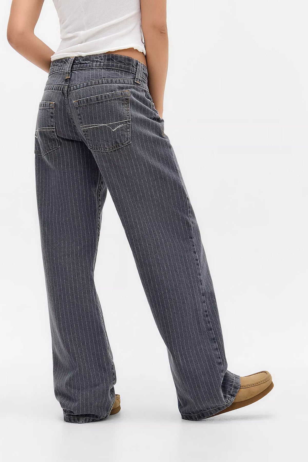 Pantalon large femme à fines rayures, jambe droite