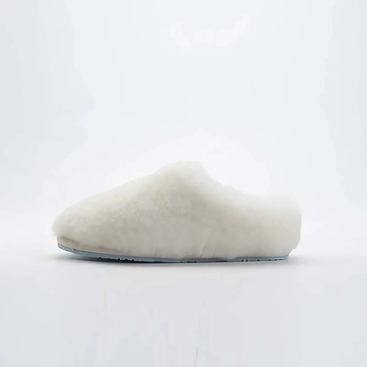 Chaussons femme en laine, doublure fourrure synthétique, blanc