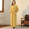 Peignoir mixte en molleton, col châle, poches et ceinture à nouer, jaune