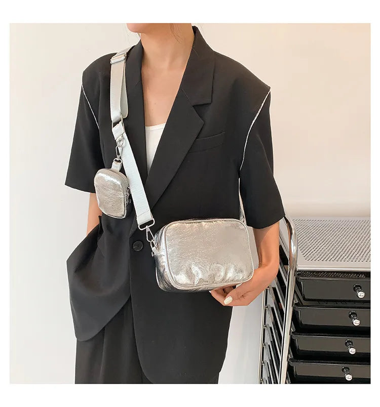 Mini sac bandoulière carré argenté avec pochette attachée