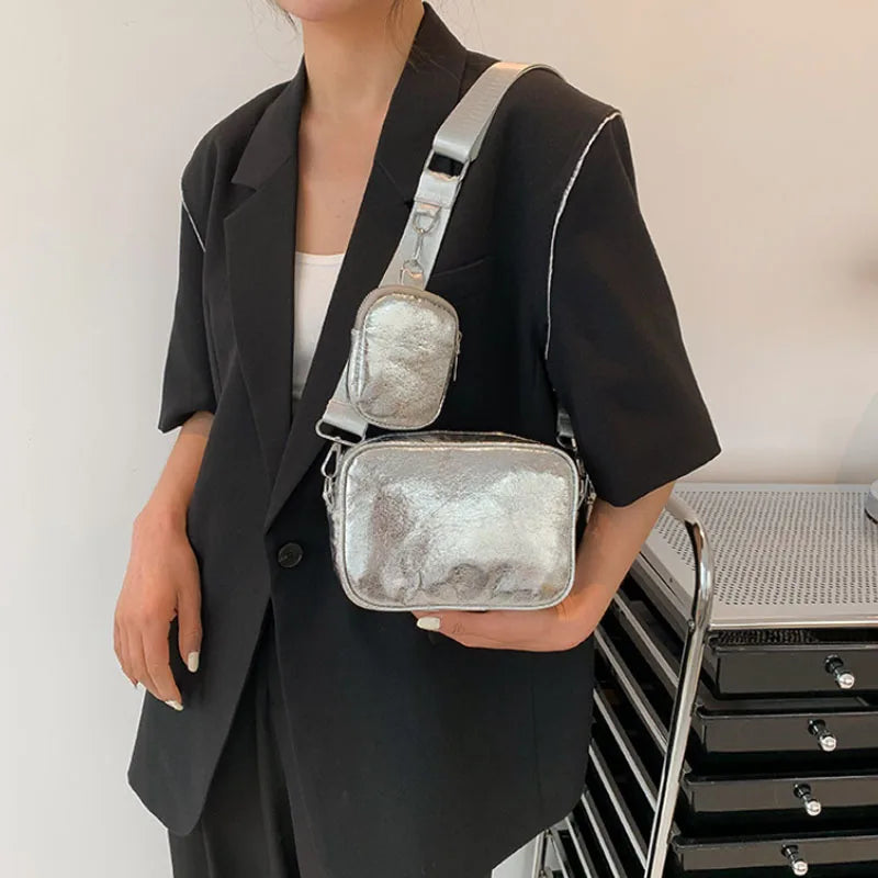 Mini sac bandoulière carré argenté avec pochette attachée