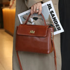 Petit sac cabas femme à rabat et loquet métal, en similicuir, marron