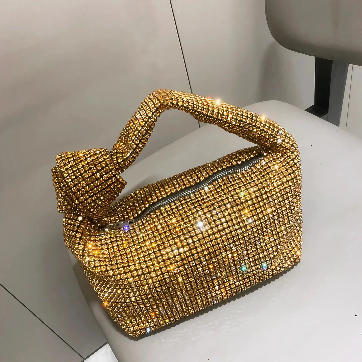 Petit sac de soirée femme à strass, anse à nœud, or